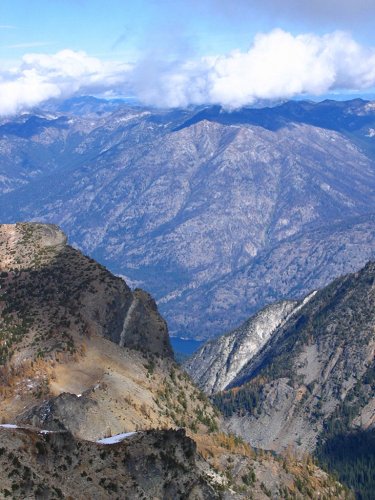 From the west edge of the summit area, you could see a little triangle of Lake Chelan.